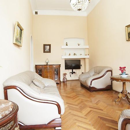 טביליסי Apartment In Purtseladze Street מראה חיצוני תמונה