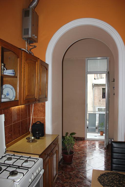 טביליסי Apartment In Purtseladze Street מראה חיצוני תמונה
