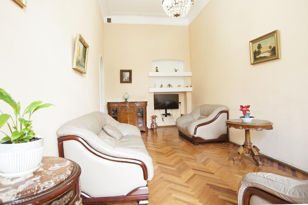 טביליסי Apartment In Purtseladze Street מראה חיצוני תמונה