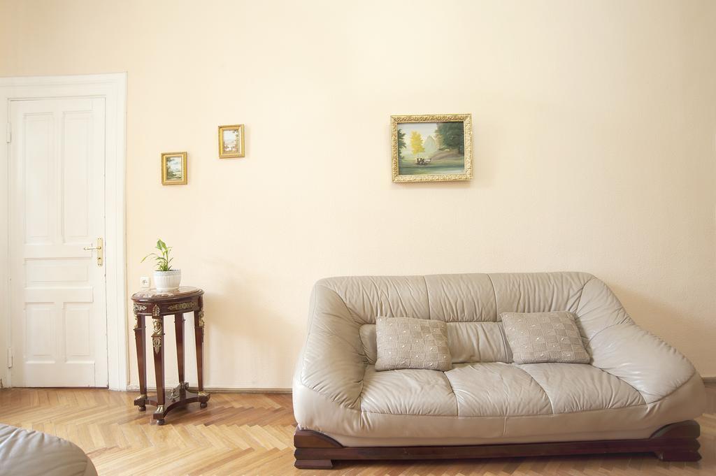 טביליסי Apartment In Purtseladze Street מראה חיצוני תמונה